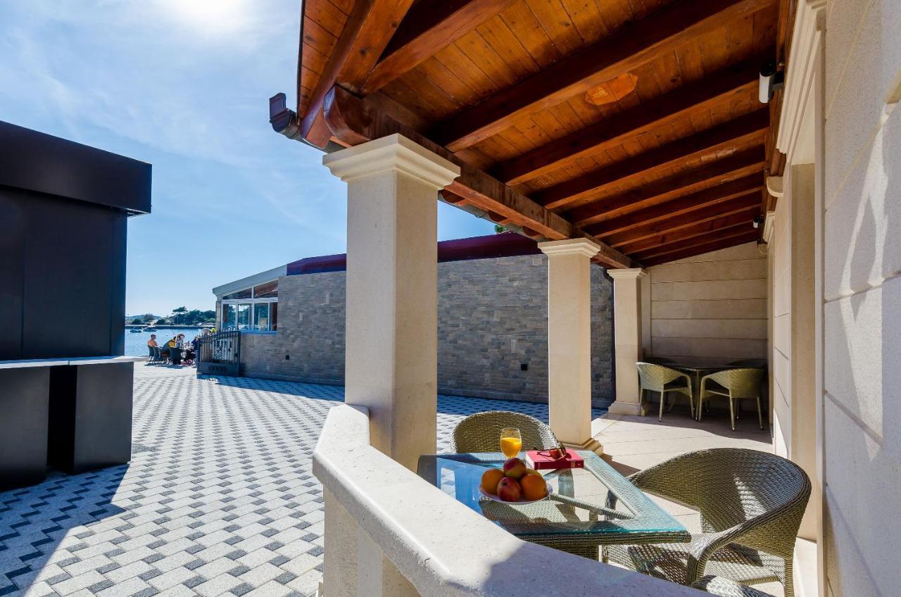 Apartments Kanjuo By The Sea Mlini Bagian luar foto